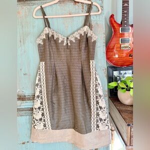 Moulinette Soeurs Embroidered Lace Detail Dress (Anthropologie) – Size 8